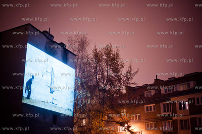 Gdansk. Sciana budynku przy ul. Panienskiej. Festiwal...