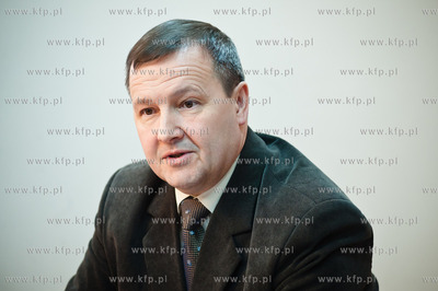 Gdynia. Gdynia. Biuro poselskie Leszka Millera. Konferencja...