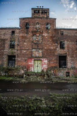 Gdansk. Tereny bylej Stoczni Gdansk. Wyburzenie budynku...