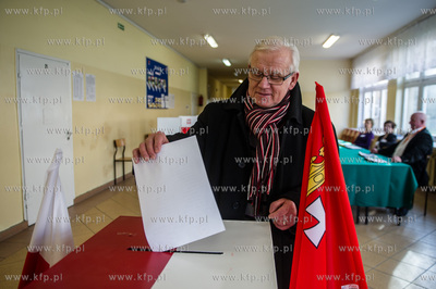 Gdansk. Obwodowa Komisja ds. Wyborow do Rady Dzielnicy...