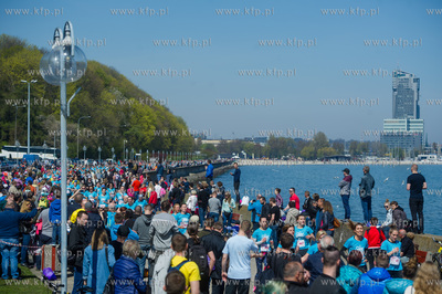 Gdynia. Bulwar Nadmorski. Bieg Kobiet - Zawsze Pier(w)si,...