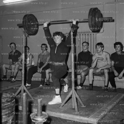 Ćwiczenia w podnoszeniu ciężarów.
15.11.1972
3listopad72_z.kosycarz_p23
Fot....