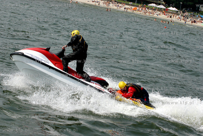 Pokazy ratownictwa Wodnego Ochotniczego Pogotowia Ratunkowego...