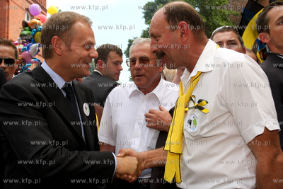 XI Zjazd Kaszubow w Bytowie. Wsrod zaproszonych gosci...