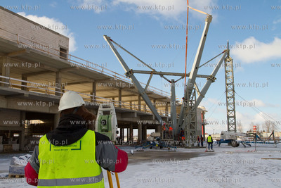 Budowa nowego terminala pasazerskiego T2 na lotnisku...