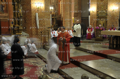 Nabozenstwo meki Panskiej w Wielki Piatek w Katedrze...