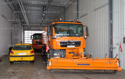 30 najaktywniejszych fanow lotniska na facebooku mialo...