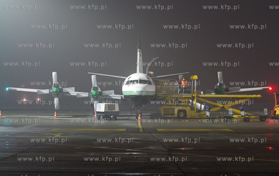 Z gdanskiego lotniska z cargo dla DHL lata jeden z...