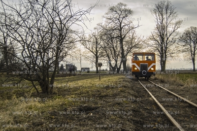 Zuławska Kolej Dojazdowa. Przejazd drezyna motorowa...