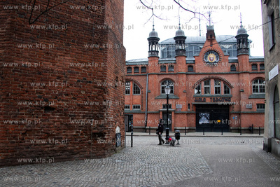 Hala Targowa w Gdańsku, widok od strony placu Kobzdeja....
