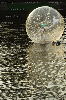 XIII edycja Festiwalu Teatrow Ulicznych FETA. Teatr...