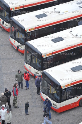 Targ Weglowy w Gdansku - prezentacja nowych autobusow...
