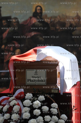 Gdansk. Bazylika Mariacka. Warta honorowa przy trumnie...