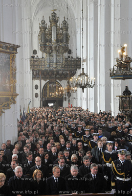 Bazylika Mariacka w Gdansku. Uroczystosci pogrzebowe...
