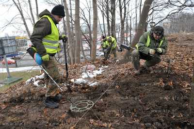 Poszukiwania przez firme Explosive niewybuchow i niewypalow...