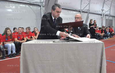 Zespol Szkol Ogolnoksztalcacych nr6, przy ul. Glebokiej...