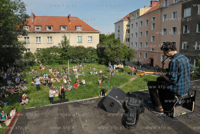 Streetwaves czyli artystyczna akcja miejska w Gdansku...