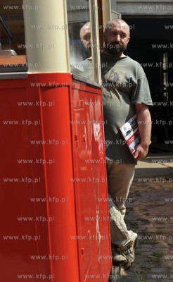 Sesja zdjeciowa w zajezdni Wrzeszcz zwiazana z ukazaniem...