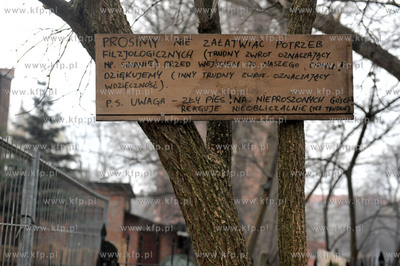 Gdansk. Okolice ul. Zabi Kruk.   Mieszkancy prosza...