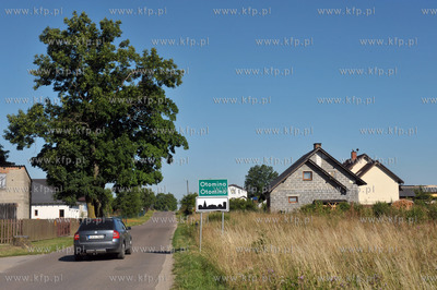Wies Otomino w gminie Zukowo na Kaszubach. 10.07.2014...