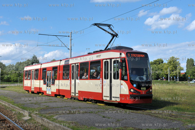 Gdansk Brzezno. TRamwaj linii nr 5 na al. Hallera....