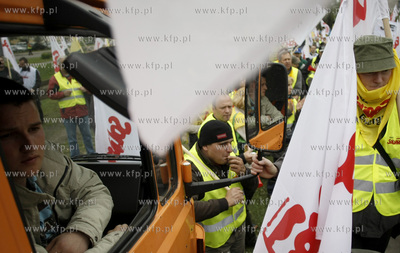 Gdansk. Demonstracja ponad 3 tys. zwiazkowcow z Grupy...
