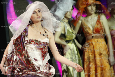 Gdansk. Gala Bursztynu i Mody Amberif 2011. Nz  pokaz...