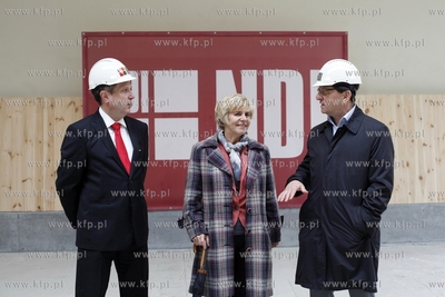 Uroczystosc zawieszenia wiechy na budowie budynku 2...