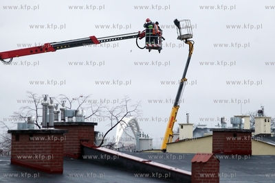 Gdansk Letnica. Akcja uwalniania trzech osob uwiezionych...