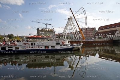 Demontaz kola widokowego na Wyspie Spichrzow w Gdansku.
11.09.2014
fot....