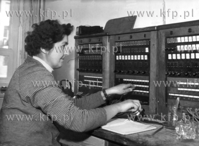 Miedzymiastowa centrala telefoniczna. 1969 Fot. Zbigniew...