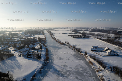 Zima na Żuławach. Drewnica, okolice mostu zwodzonego...