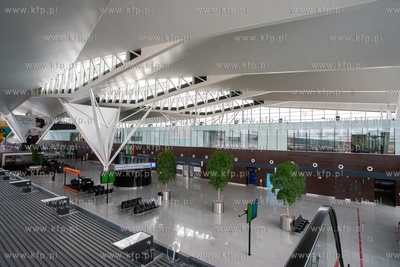 Gdańsk, Port Lotniczy im. Lecha Wałęsy. Z powodu...