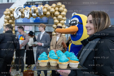 Port Lotniczy Gdańsk im. Lecha Wałęsy. Nz. Powitanie...