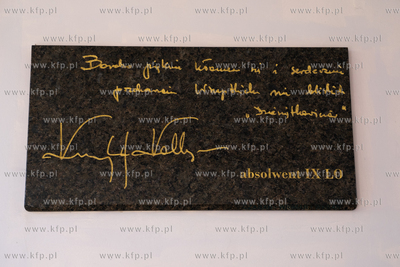 Gdańsk, Strzyża. Mural na ścianie IX LO w Gdańsku...