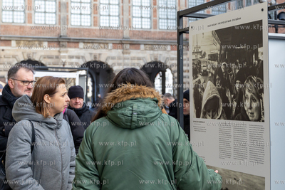 Gdańsk, ul. Długi Targ . 3 rocznica wojny w Ukrainie....