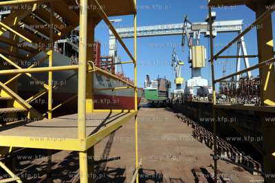 Ostatnie wodowanie w Stoczni Gdynia SA. 196-metrowy...