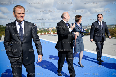 Gdansk. Uroczystosc zakonczenia budowy Centrum Medycyny...