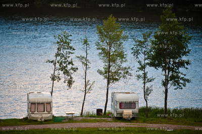 Male jeziorko bagienne pod Sierakowicami. 
07.08.2012
fot....
