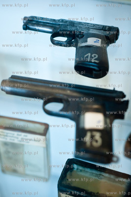 Uniwersytet Gdanski. Wydzial Prawa i Administracji....