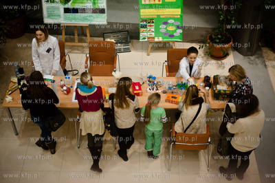 Uniwersytet Gdanski. Wydzial Biologii. Trzecia edycja...