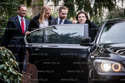 Gdansk. Premier RP Ewa Kopacz z wizyta w domu Lecha...