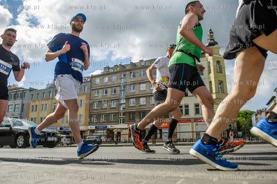 Zawodnicy na trasie II PZU Gdansk Maraton. 
15.05.2016
fot....