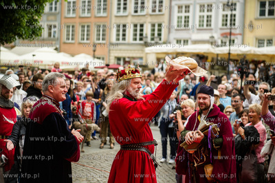 Gdansk. Swieto Miasta.  Parada Gdansczan - Wiwat Gdansk....