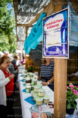 Gdansk. Oliwa. Plac przed Katedra Oliwska.X edycja...