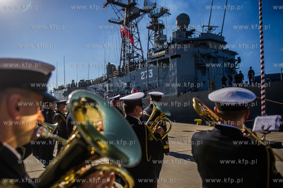 Port Wojenny w Gdyni Oksywiu. Przywitanie powracających...