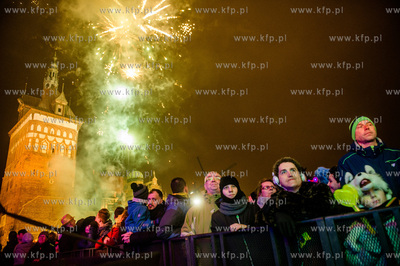 Gdańsk. Zabawa sylwestrowa na Targu Węglowym. Koncert...