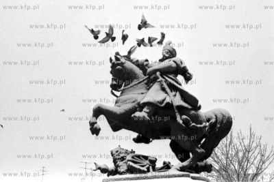 Pomnik Jana III Sobieskiego na Targu Drzewnym w zimowej...