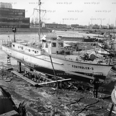 Remont holownika Kontroler-3 w porcie gdyńskim.
03.1969
0001883z_marzec1969
Fot....