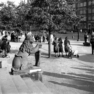 Długi Targ w Gdańsku.
08.1958
0004741z 
Fot. Zbigniew...